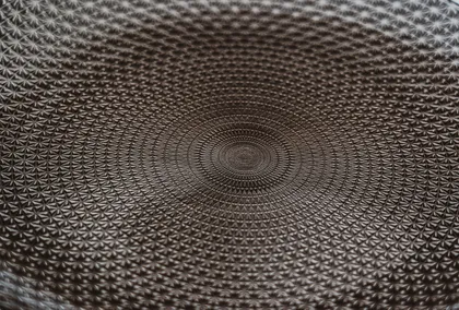 Motif métallique concentrique, détail abstrait